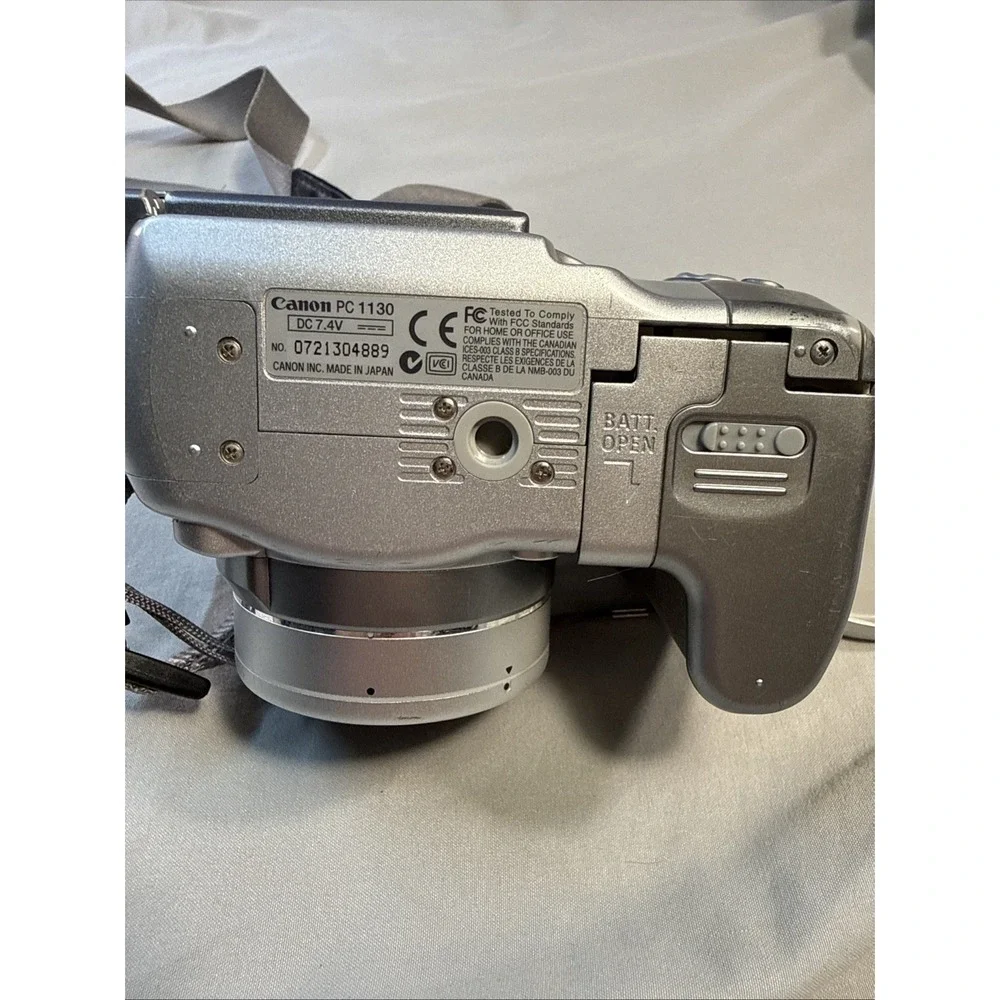 Canon PowerShot S2 IS 5.0MP Digital Camera - Silver As-Is W/cap & Strap